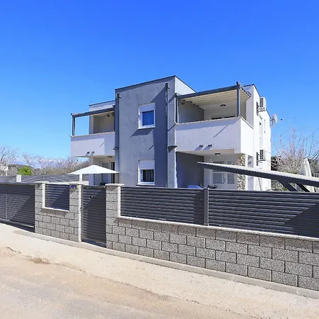 Rocky With Heated Pool & Free Bikes * Zaton (Zadar)