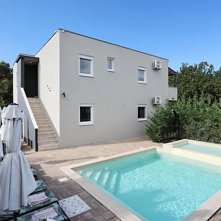 Rocky With Heated Pool & Free Bikes * זאטון