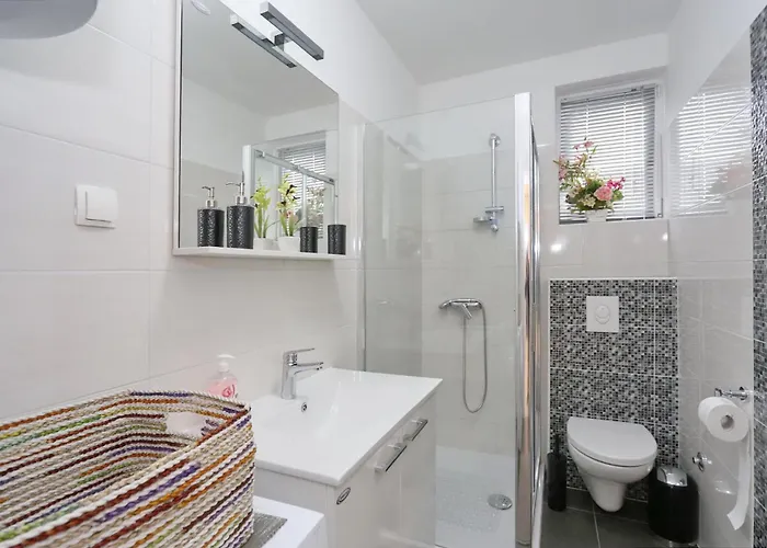 Rocky With Heated Pool & Free Bikes * 扎顿