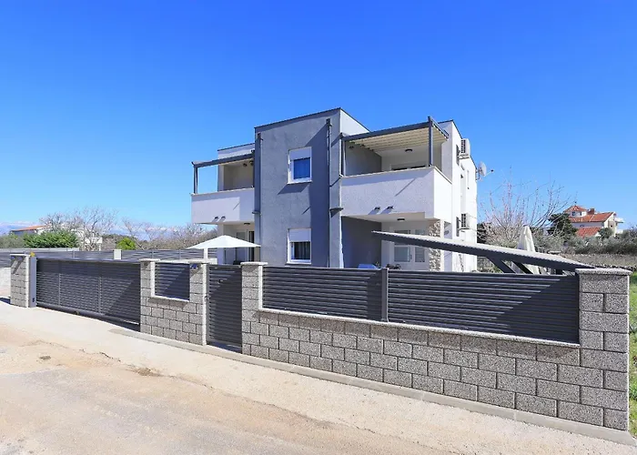 Rocky With Heated Pool & Free Bikes * 扎顿