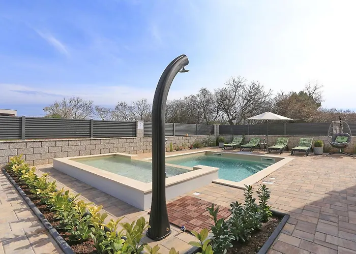Rocky With Heated Pool & Free Bikes *