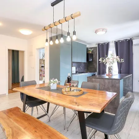 Villa Rocky With Heated Pool & Free Bikes