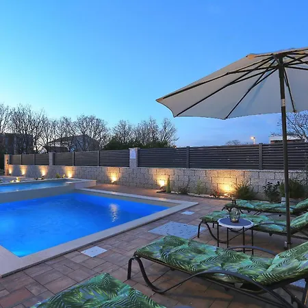 Rocky With Heated Pool & Free Bikes Villa Zaton (Zadar)