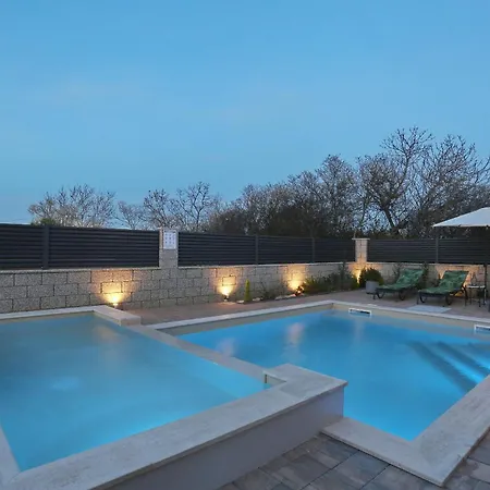 Rocky With Heated Pool & Free Bikes * Zaton (Zadar)