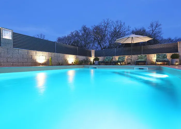 Rocky With Heated Pool & Free Bikes
