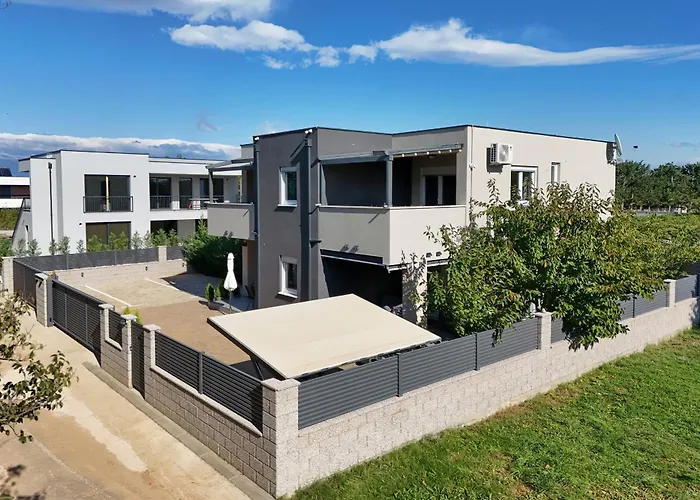 Вилла Rocky With Heated Pool & Free Bikes Затон
