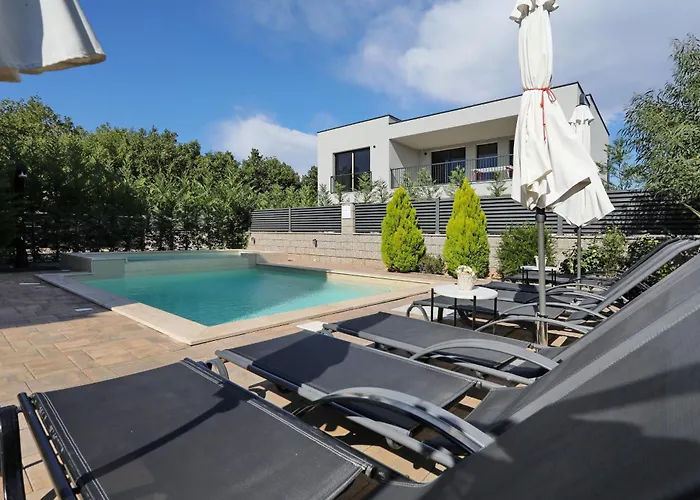 Вилла Rocky With Heated Pool & Free Bikes